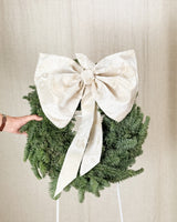 Wianek świąteczny z wielką kokardą